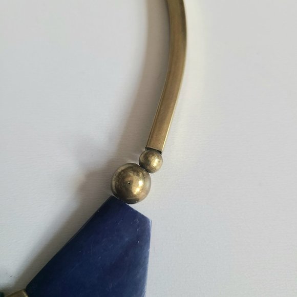Vintage blue stone and brass necklace. - Picture 4 of 8